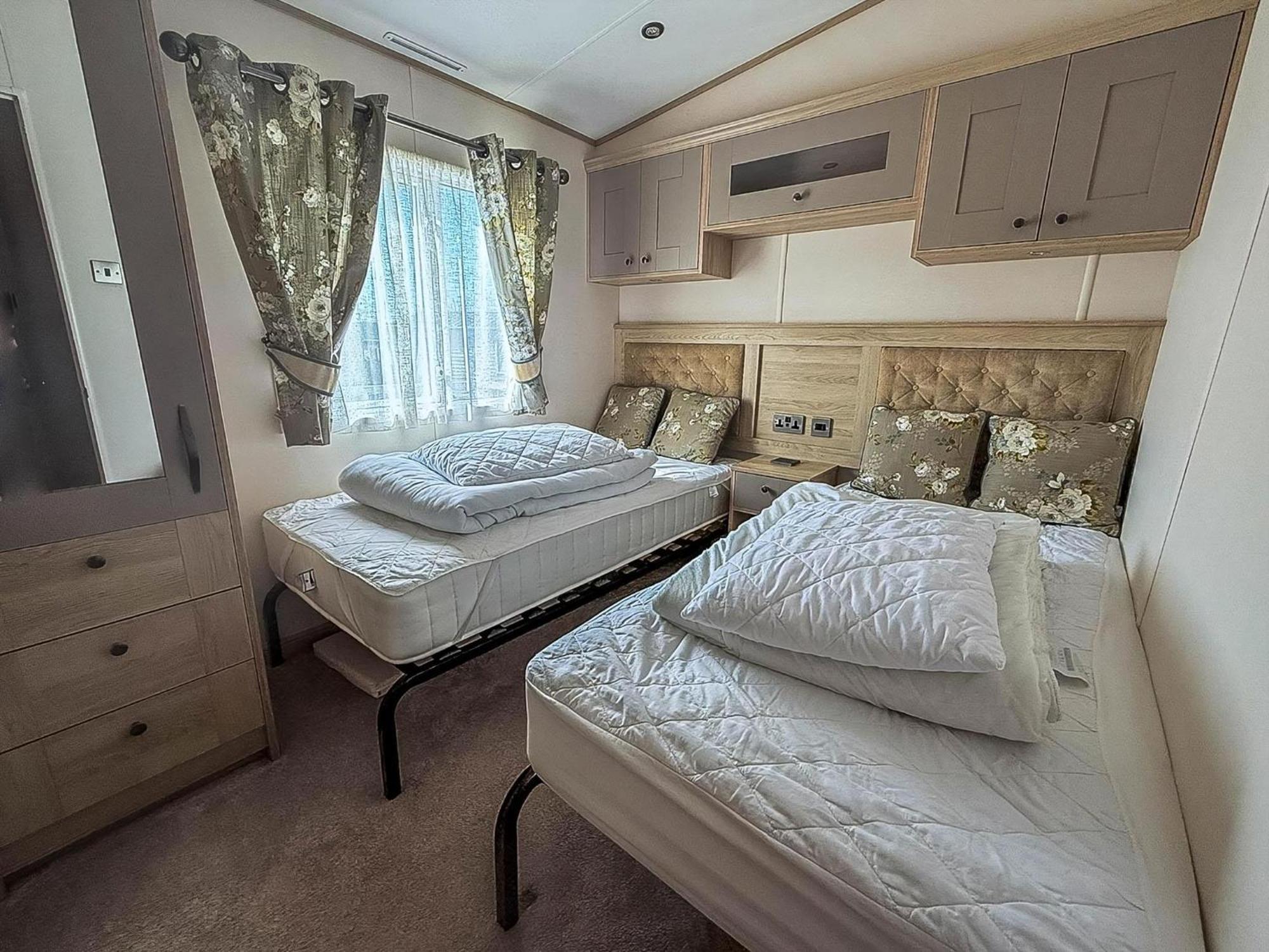 Beautiful Lodge At Manor Park In Hunstanton Ref 23018K Exterior photo