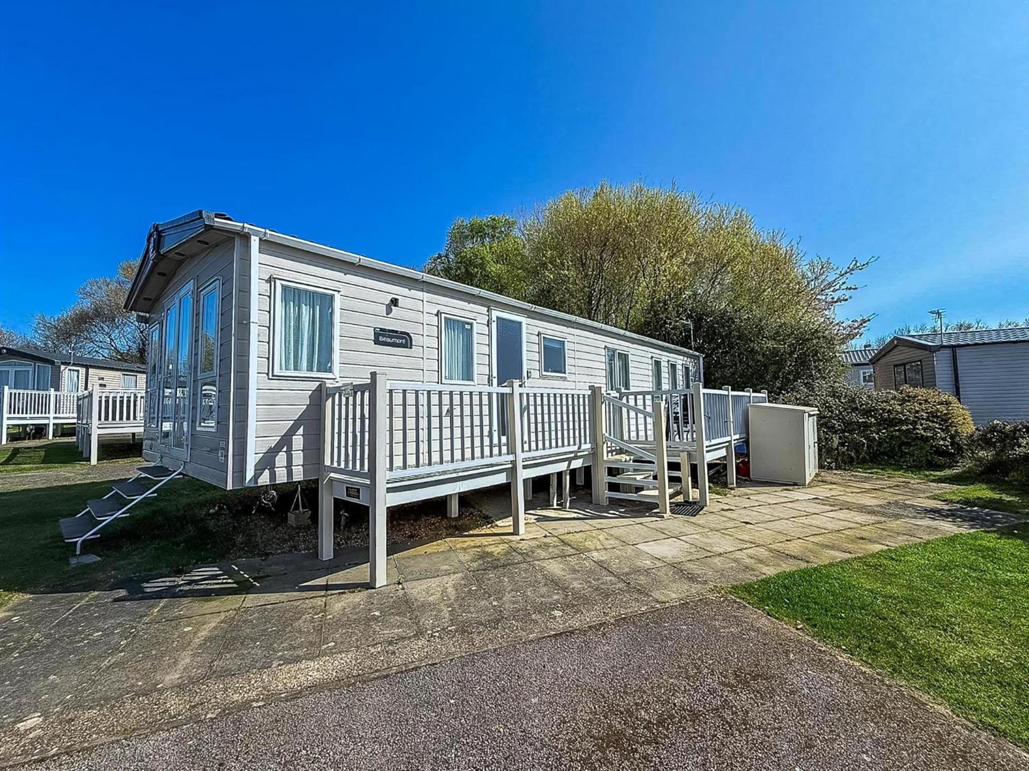 Beautiful Lodge At Manor Park In Hunstanton Ref 23018K Exterior photo